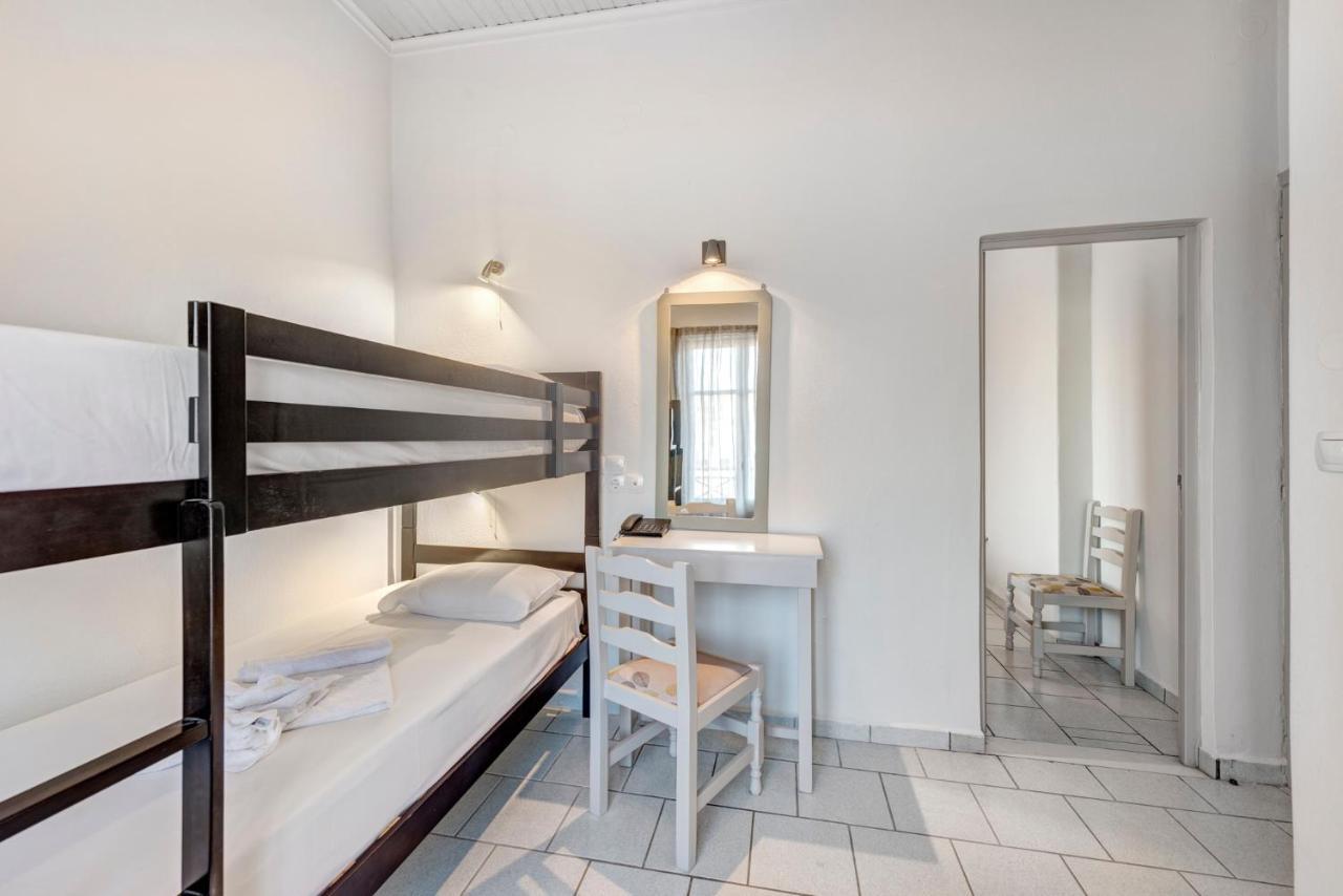 Hotel Kamelo Vári Extérieur photo