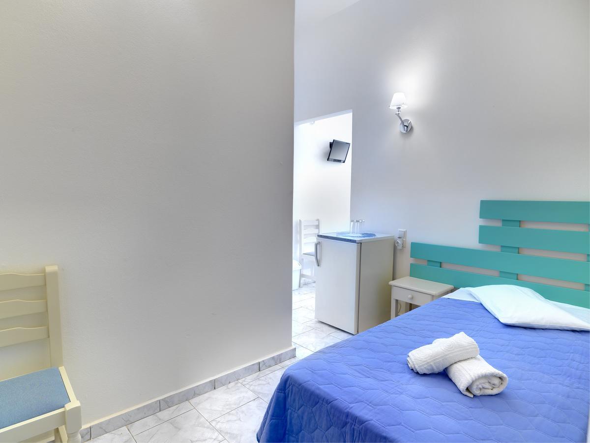 Hotel Kamelo Vári Extérieur photo