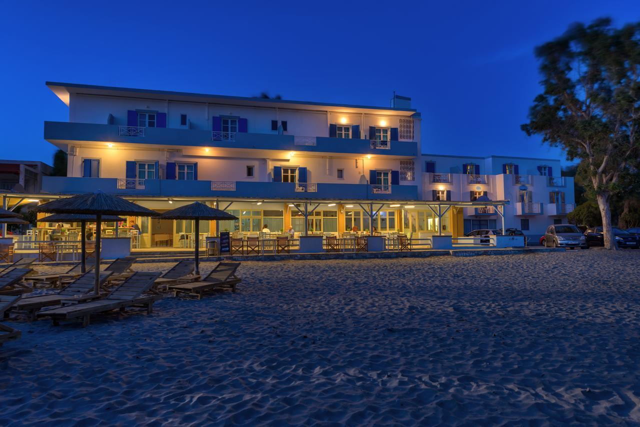 Hotel Kamelo Vári Extérieur photo