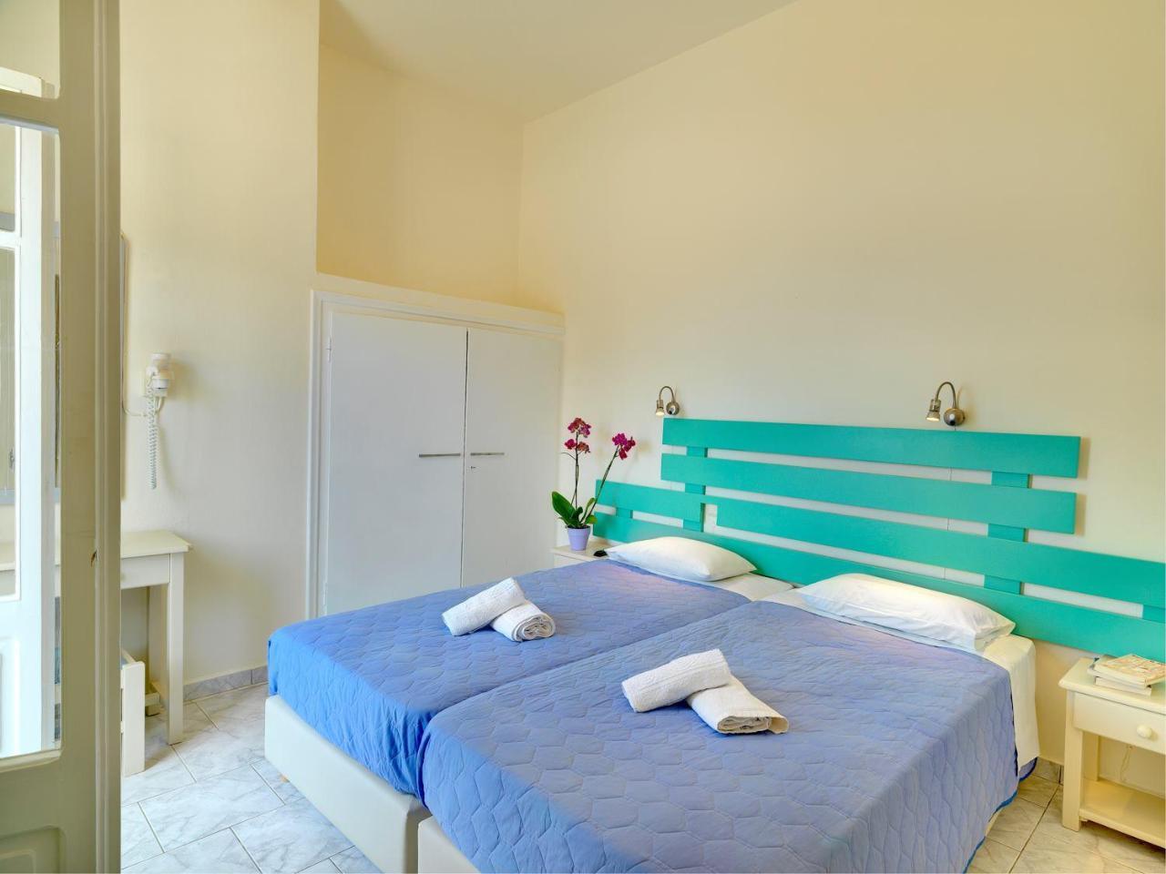 Hotel Kamelo Vári Extérieur photo